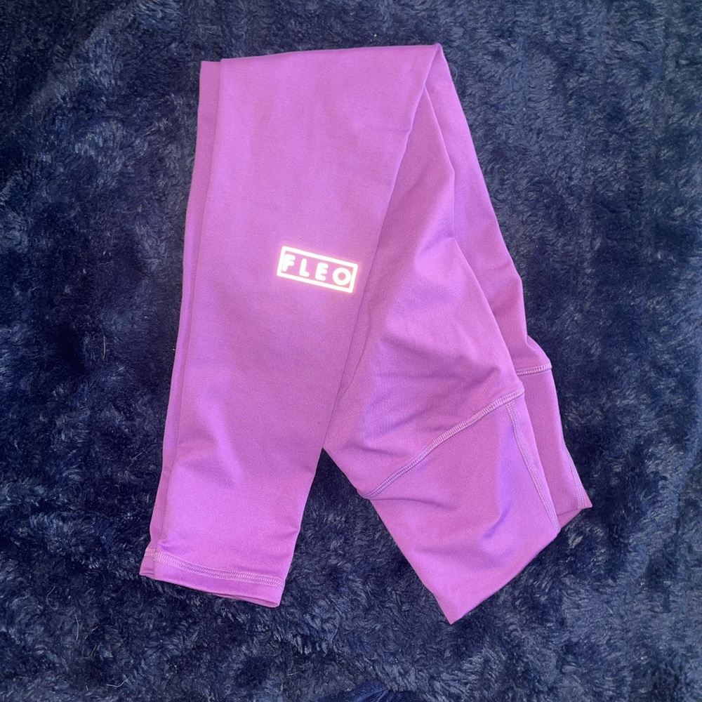 Size small Fleo, El Toros. EUC, 25 inch inseam, smoke free home.